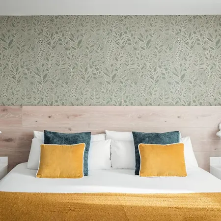 Bypillow House מלון