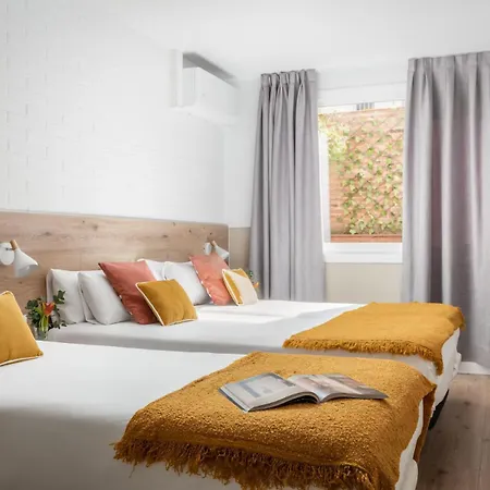 Bypillow House Отель
