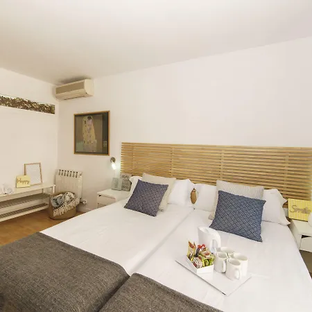 Bypillow House Отель *